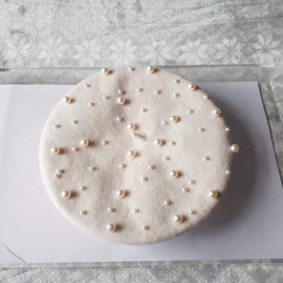 Minakolife wool beige beret w/ pearl embellishment - Picture 2 of 4